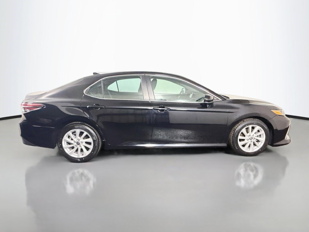 Used 2021 Toyota Camry LE FWD image 11