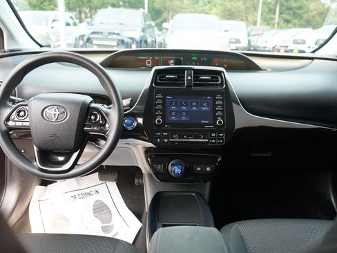 Used 2021 Toyota Prius LE FWD image 20
