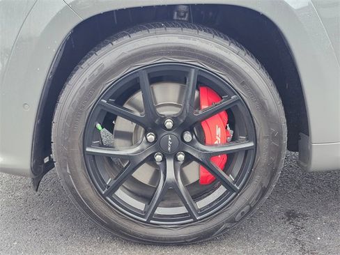 Used 2021 Jeep Grand Cherokee SRT image 8