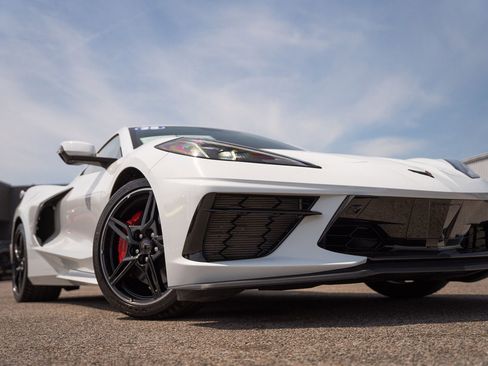 Used 2025 Chevrolet Corvette Stingray Preferred Cpe w/ Z51 Performance Package image 5