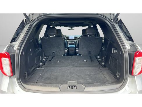 Used 2020 Ford Explorer XLT w/ Equipment Group 202A AWD/4WD image 27