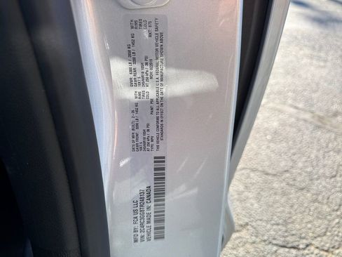 New 2026 Chrysler Pacifica Limited image 24