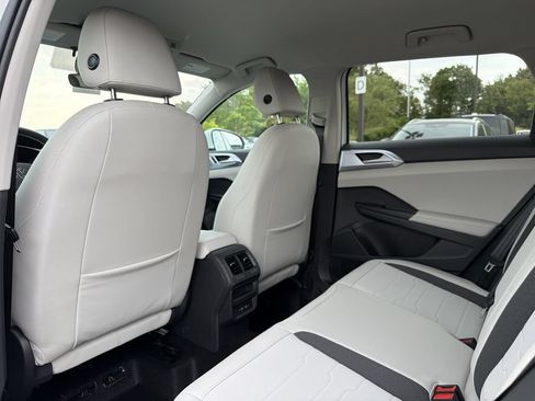 New 2026 Volkswagen Taos SE FWD image 12