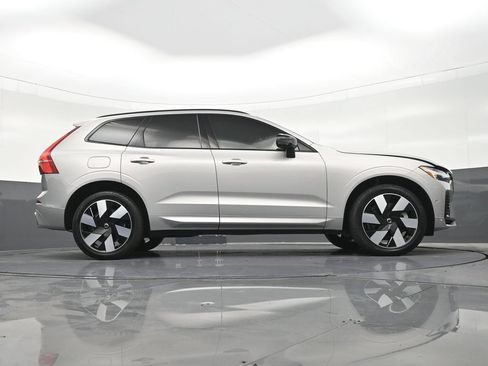 Certified 2025 Volvo XC60 T8 Plus w/ Protection Package Premier AWD/4WD image 30