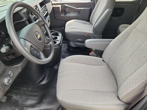Used 2025 Chevrolet Express 3500 LS RWD image 13