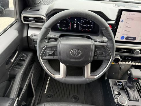 Used 2025 Toyota Tacoma TRD Sport w/ TRD Sport Premium Package AWD/4WD image 13