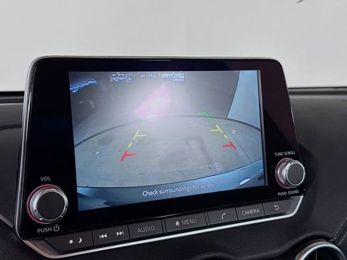 Used 2024 Nissan Sentra SV FWD image 14