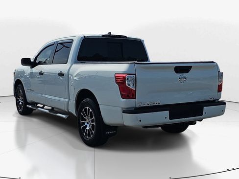 Used 2022 Nissan Titan SV RWD image 8