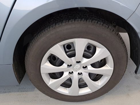 Used 2023 Toyota Corolla LE image 33