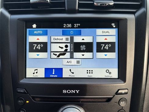 Used 2018 Ford Fusion Titanium image 20