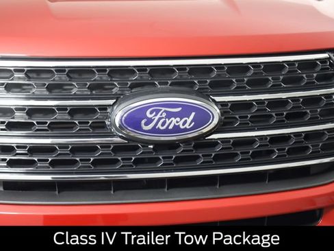 Used 2024 Ford Explorer XLT w/ Equipment Group 202A AWD/4WD image 22