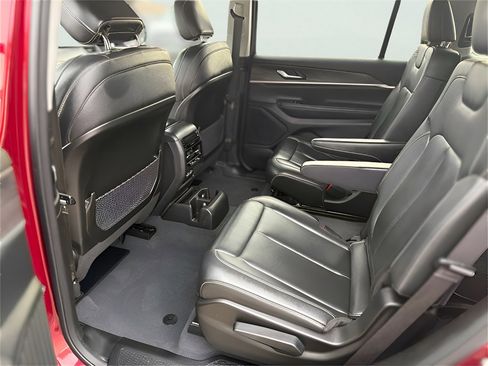 Used 2023 Jeep Grand Cherokee L Limited image 22