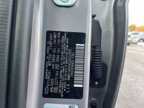 Used 2025 Hyundai Elantra SEL image 28