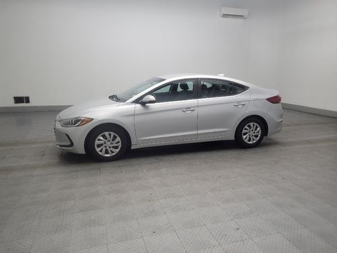 Used 2017 Hyundai Elantra SE w/ Cargo Package FWD image 2