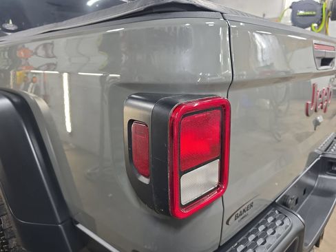 Used 2023 Jeep Gladiator Rubicon w/ Trailer Tow Package AWD/4WD image 33