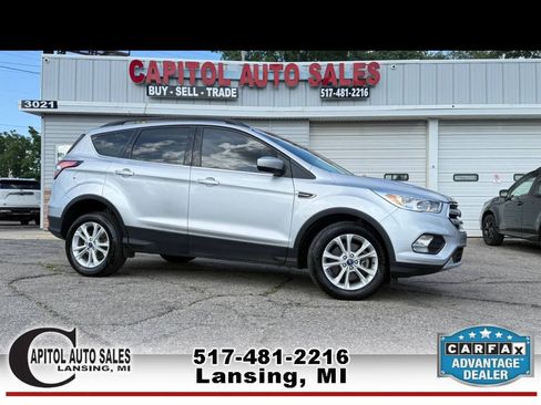 Used 2018 Ford Escape SE w/ SE Sync 3 Package AWD/4WD image 1
