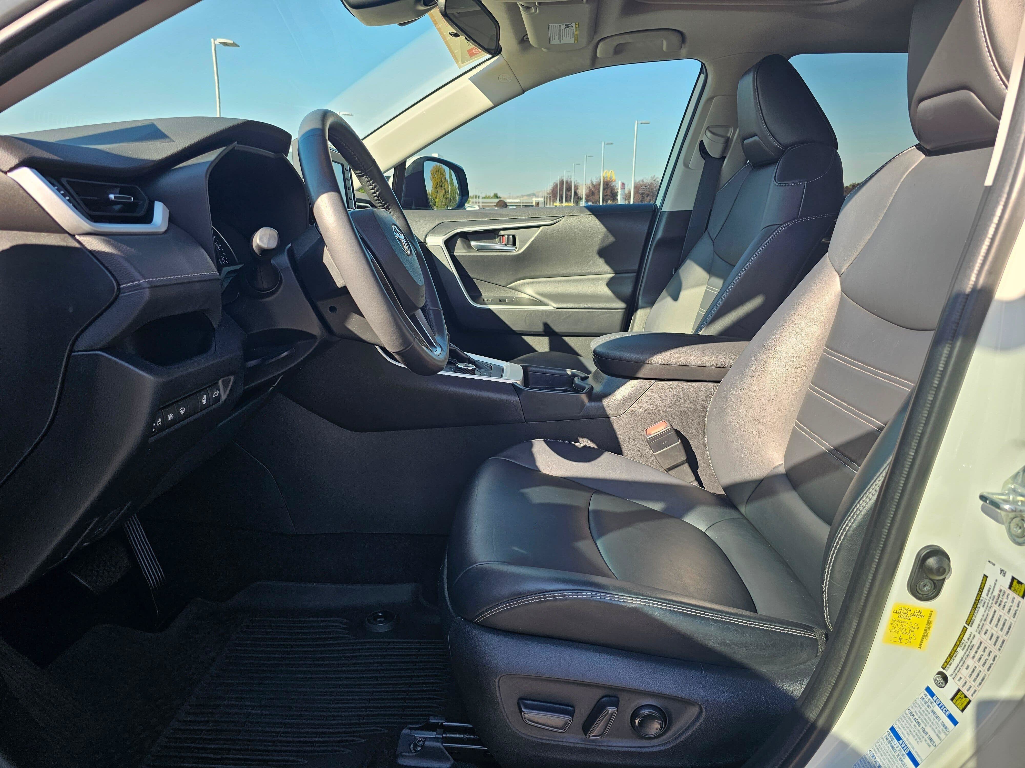 Certified 2021 Toyota RAV4 XLE Premium AWD/4WD image 19