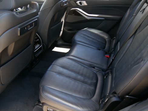 Used 2020 BMW X7 xDrive40i w/ Premium Package AWD/4WD image 11
