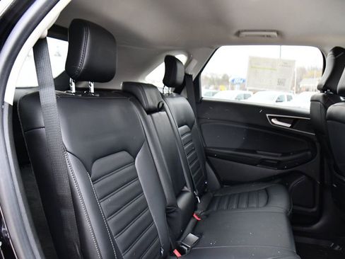 Used 2024 Ford Edge SEL w/ Convenience Package image 17