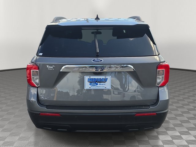 Certified 2023 Ford Explorer XLT RWD image 5