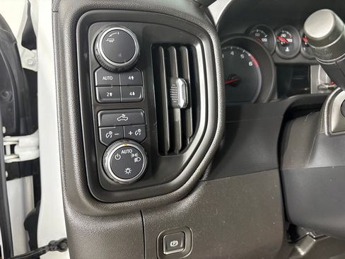 Used 2020 Chevrolet Silverado 1500 Custom Trail Boss w/ Custom Convenience Package AWD/4WD image 20