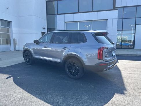 Used 2022 Kia Telluride SX w/ SX Prestige Package AWD/4WD image 3