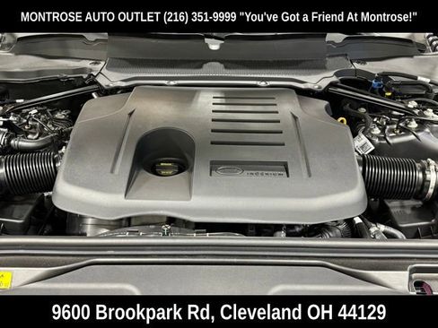 New 2024 Land Rover Discovery Dynamic SE image 35