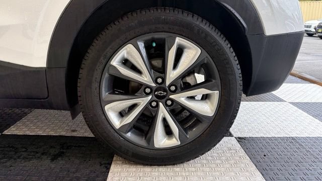 Used 2023 Chevrolet Bolt EUV LT w/ Convenience Package FWD image 10