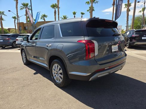 Used 2025 Hyundai Palisade SEL FWD image 4