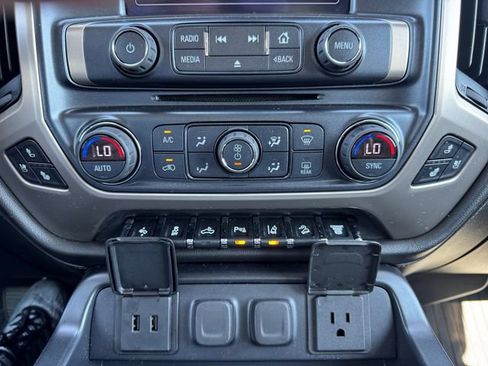 Used 2018 GMC Sierra 2500 Denali w/ Duramax Plus Package AWD/4WD image 19