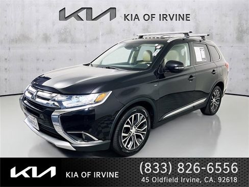 Used 2016 Mitsubishi Outlander GT image 1