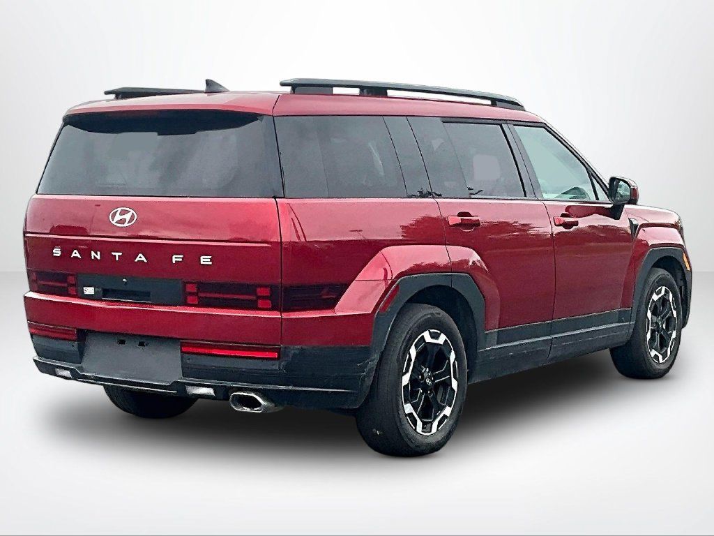 Used 2025 Hyundai Santa Fe SEL FWD image 2