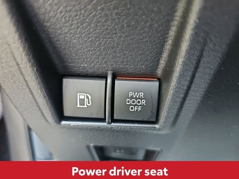 Used 2023 Toyota Sienna XLE FWD image 18