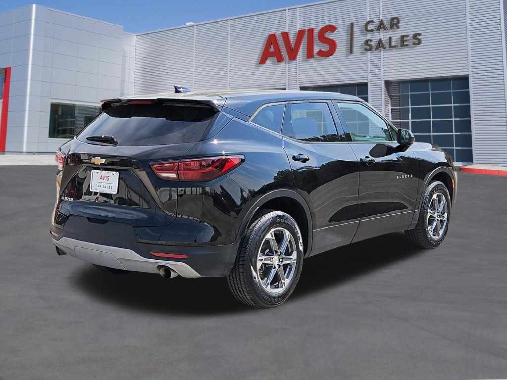 Used 2025 Chevrolet Blazer LT FWD image 6
