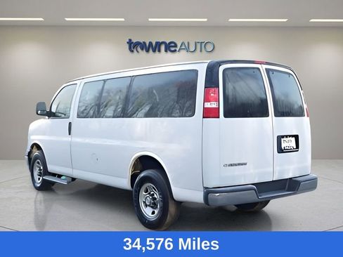 Used 2021 Chevrolet Express 3500 LT w/ LT Preferred Equipment Group RWD image 3