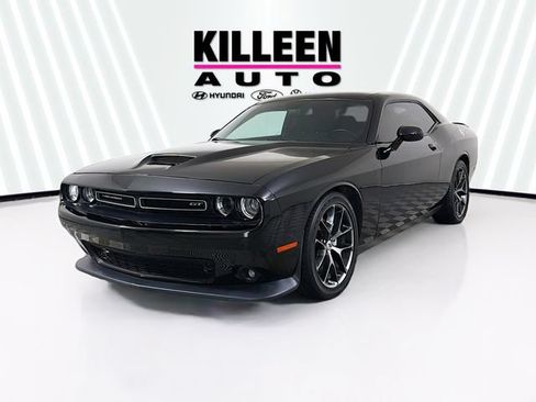 Used 2022 Dodge Challenger GT RWD image 3