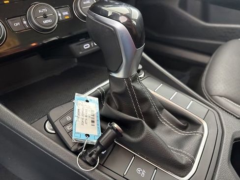 Used 2024 Volkswagen Jetta SE image 32