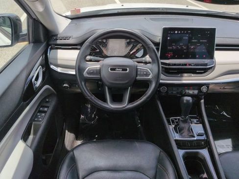 Used 2022 Jeep Compass Limited AWD/4WD image 16