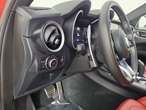 Used 2024 Alfa Romeo Stelvio Veloce AWD/4WD image 21