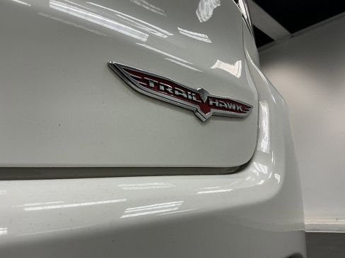 Used 2019 Jeep Compass Trailhawk w/ Cold Weather Group AWD/4WD image 2