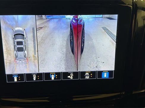 Used 2023 Chevrolet Traverse RS image 42