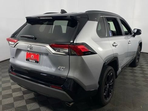Used 2025 Toyota RAV4 XSE AWD/4WD image 8