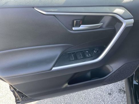 Used 2025 Toyota RAV4 XLE image 13