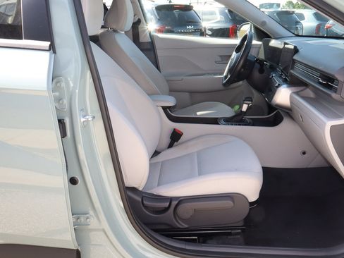 Used 2025 Hyundai Kona SEL FWD image 23