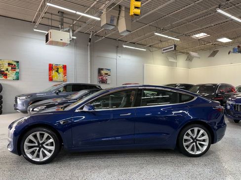 Used 2019 Tesla Model 3 Standard Range Plus image 2