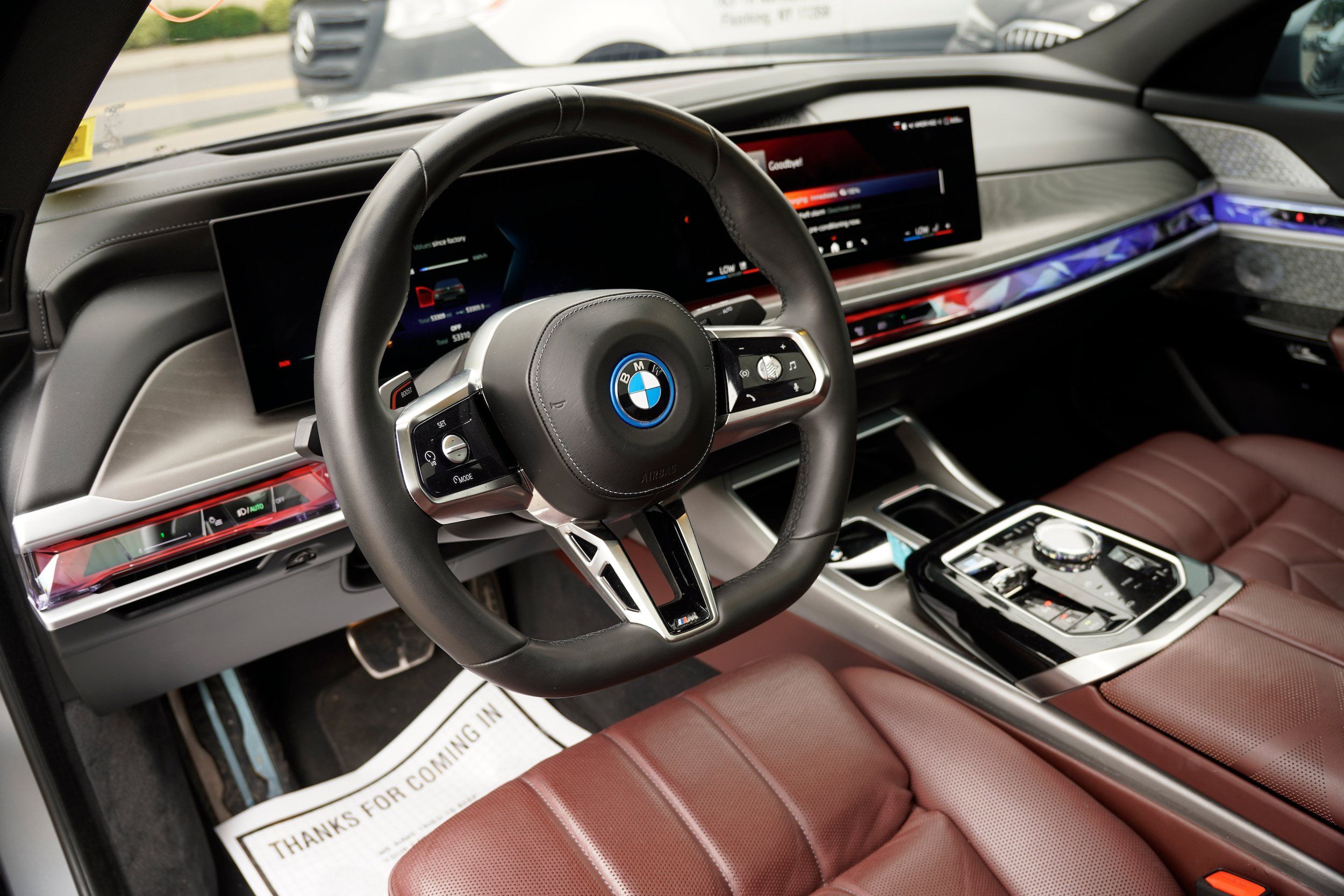 Used 2023 BMW i7 xDrive60 w/ Parking Assistance Package AWD/4WD image 3