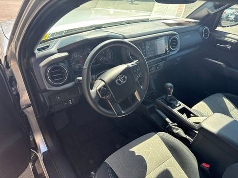 Used 2021 Toyota Tacoma TRD Off-Road w/ TRD Premium Off Road Package AWD/4WD image 9