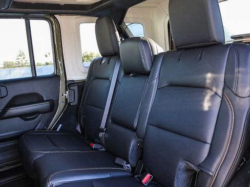 New 2026 Jeep Wrangler Unlimited Sahara AWD/4WD image 20