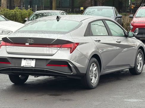 New 2026 Hyundai Elantra SE image 5