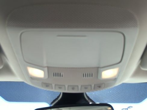 Used 2024 Ford Edge Titanium image 19